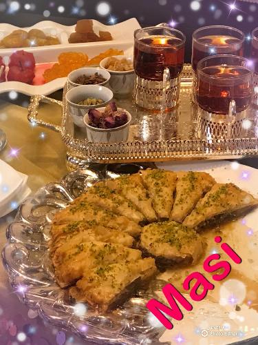 انواع شیرینی خانگى - حلوا - دسر - کیک - مربا -غذا و پیش غذا در تبریز