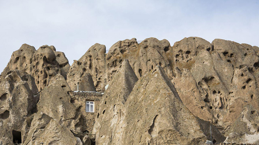 هتل صخره ای همای کندوان مجهز به کرسی و جکوزی اختصاصی در تبریز - کندوان