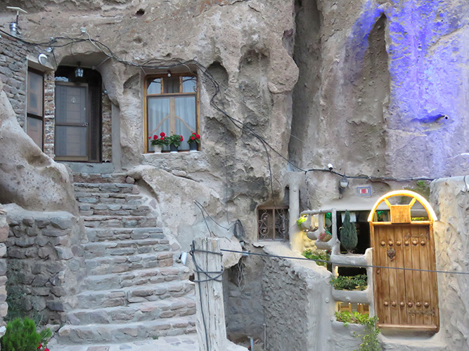 هتل صخره ای همای کندوان مجهز به کرسی و جکوزی اختصاصی در تبریز - کندوان