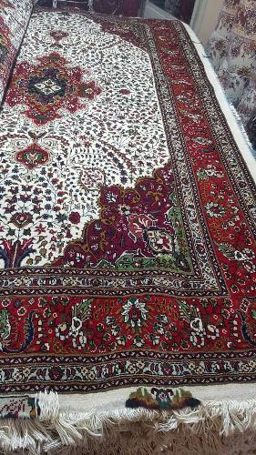 فرش دست بافت آذرشهر در تبریز