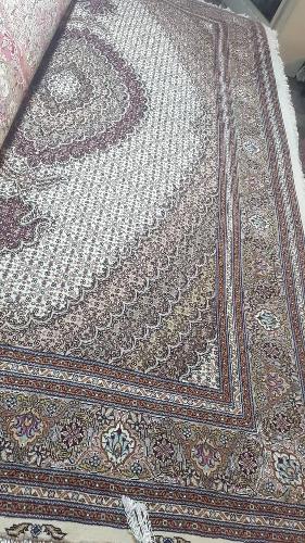 فرش دست بافت آذرشهر در تبریز