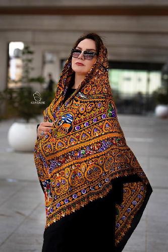 عرضه کننده انواع شال و روسری در تهران