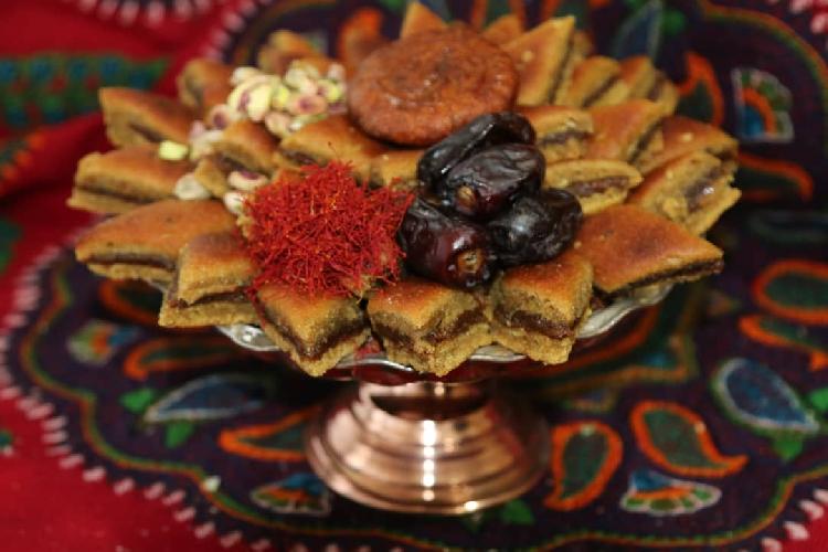 قنادی و شیرینی پزی و مواد اولیه قنادی و دستگاهها در زرند