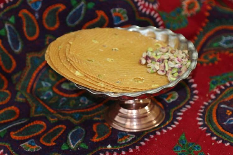 قنادی و شیرینی پزی و مواد اولیه قنادی و دستگاهها در زرند