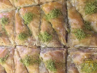 نمونه کار باقلوای گلزار در تبریز - 2