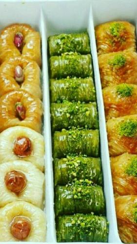 باقلوای نفیس نیوک در تبریز باقلوا در تبریز