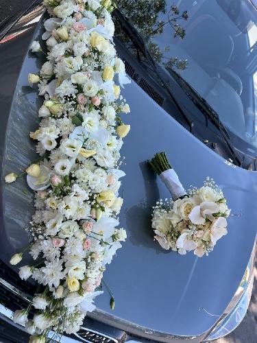 گل فروشی در میانه