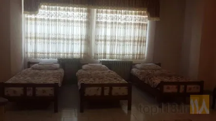 نمونه کار هتل گلشن راز - تالار و رستوران  در شبستر - 3