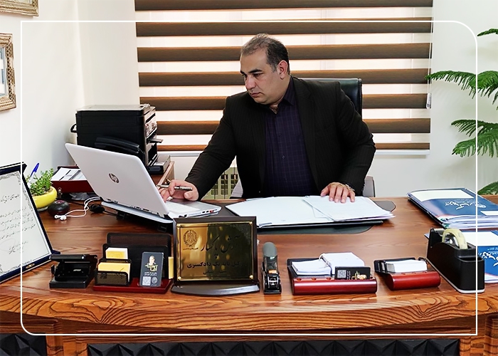 وکیل مجرب در تبریز در تبریز وکیل پایه یک دادگستری و مشاور قضایی کانون وکلای دادگستری استان آ. شرقی در تبریز