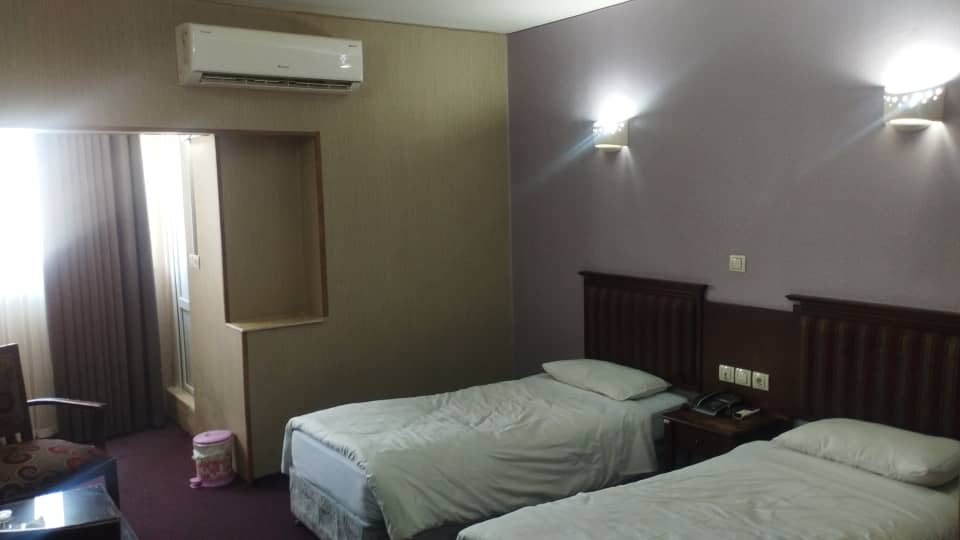 هتل جهانگردی 2 ستاره سراب	 در سراب هتل در سراب