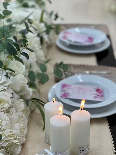 گل فروشی در میانه