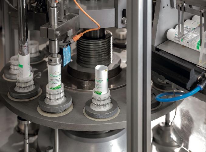 نوآوران آذر موم در تبریز شیمیایی  در تبریز