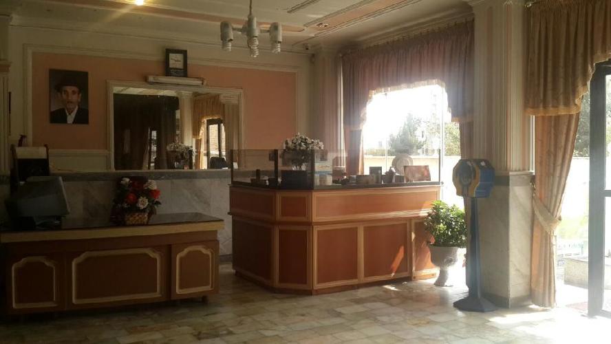 هتل گلشن راز - تالار و رستوران در شبستر هتل در شبستر