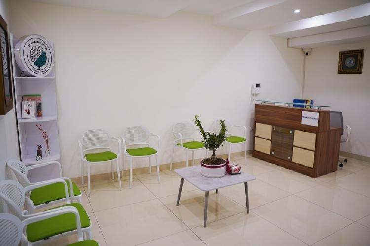 متخصص اعصاب روان و روان درمانگر در گرگان