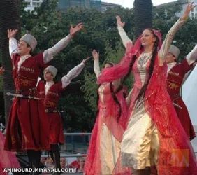 نمونه کار لباس سنتی آذربایجان  در تبریز - 5