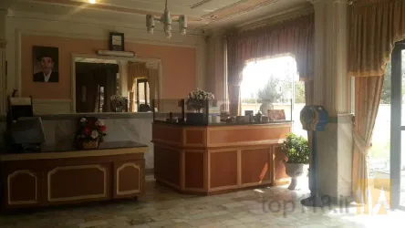 نمونه کار هتل گلشن راز - تالار و رستوران  در شبستر - 6