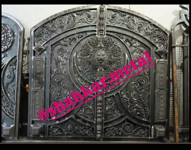 گروه صنعتی هنری شاهکار در تبریز درب لوکس و پله دوبلکس در تبریز