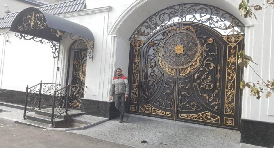 گروه صنعتی هنری شاهکار در تبریز درب لوکس و پله دوبلکس در تبریز