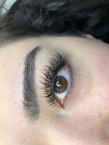 آکادمی مژه الیم در تبریز کاشت مژه در تبریز