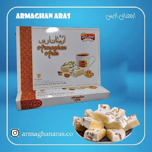 ارمغان ارس محمد حیدری اکبری در شبستر شیرینی و شکلات در شبستر