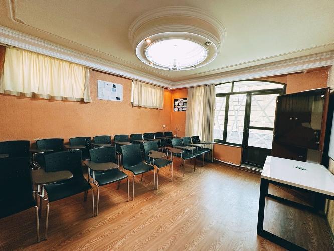  دبیرستان دوره اول و دوم در تبریز